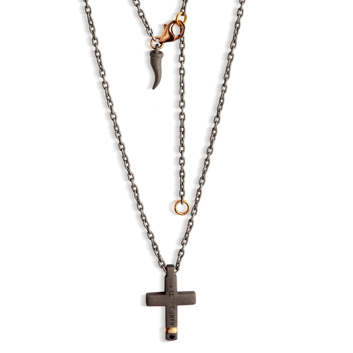 Mano J COLLANA CON CROCE MEDIA IN TITANIO, ORO ROSSO 18 KT, ORO ROSSO 9 KT E DIAMANTI BLACK