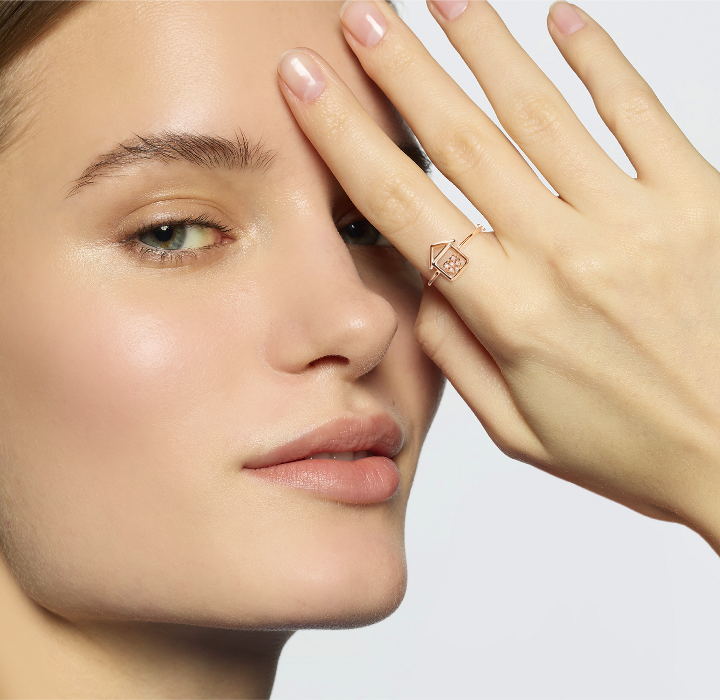 Marco Gerbella Anello con casa in oro e diamanti