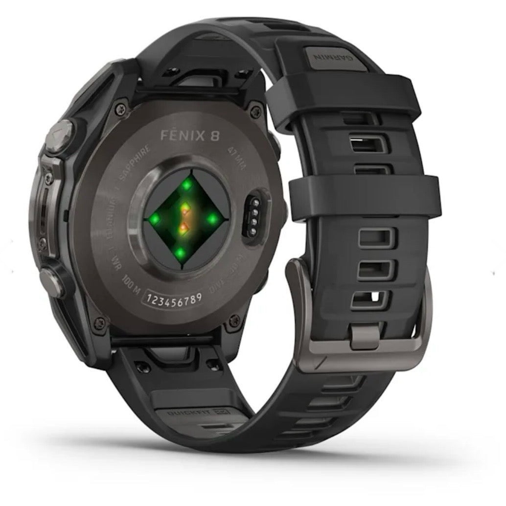 Garmin fēnix® 8 - 47 mm, AMOLED Sapphire, Titanio, Carbon Gray DLC con cinturino in silicone