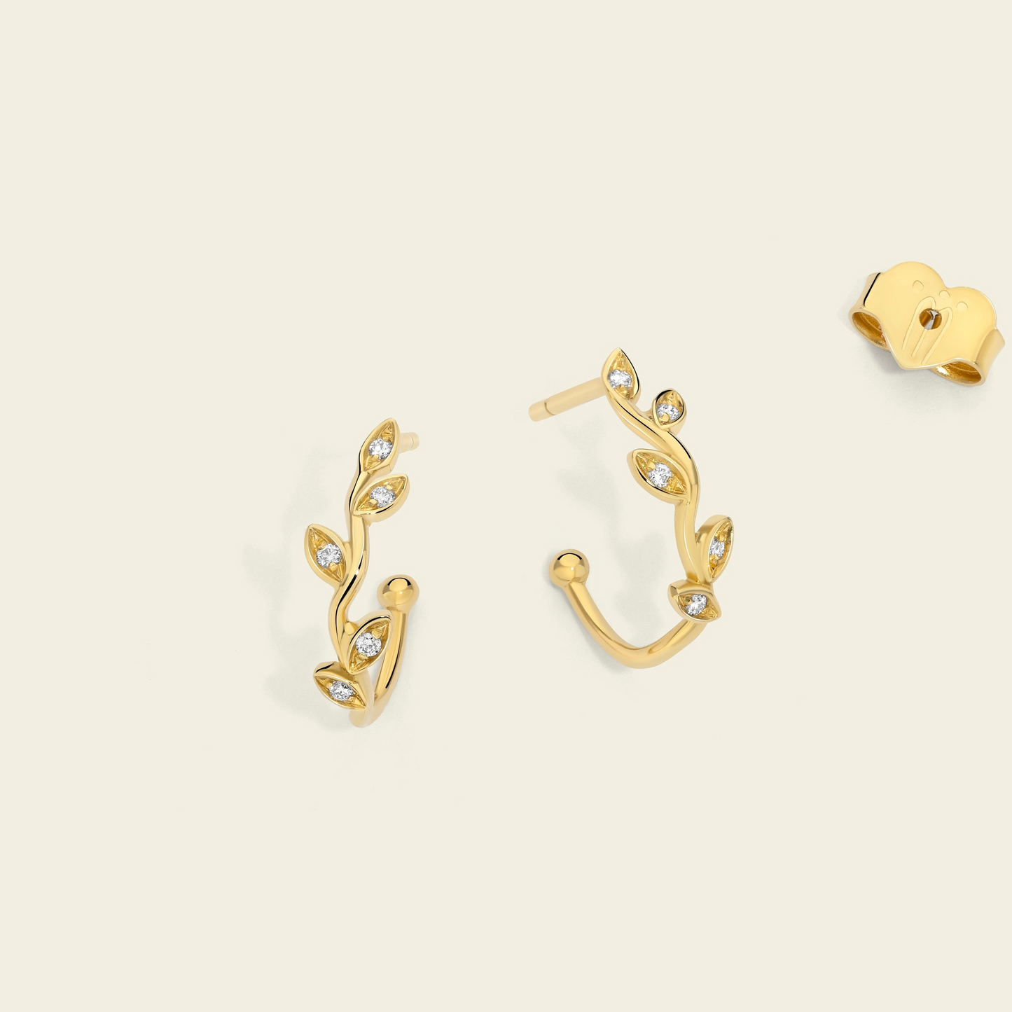 Marco Gerbella orecchini Flora ad anello con foglie e diamanti