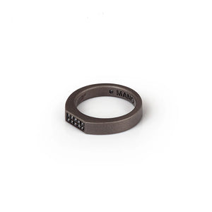 Mano J Anello Titanio Sabbiato con Diamanti Black misura 20